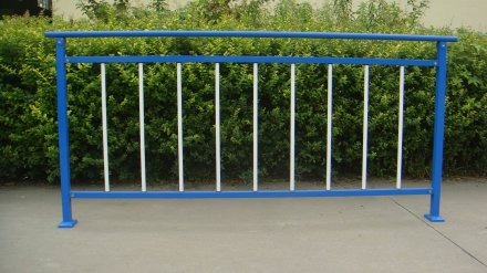 陽臺護欄清潔打理方案